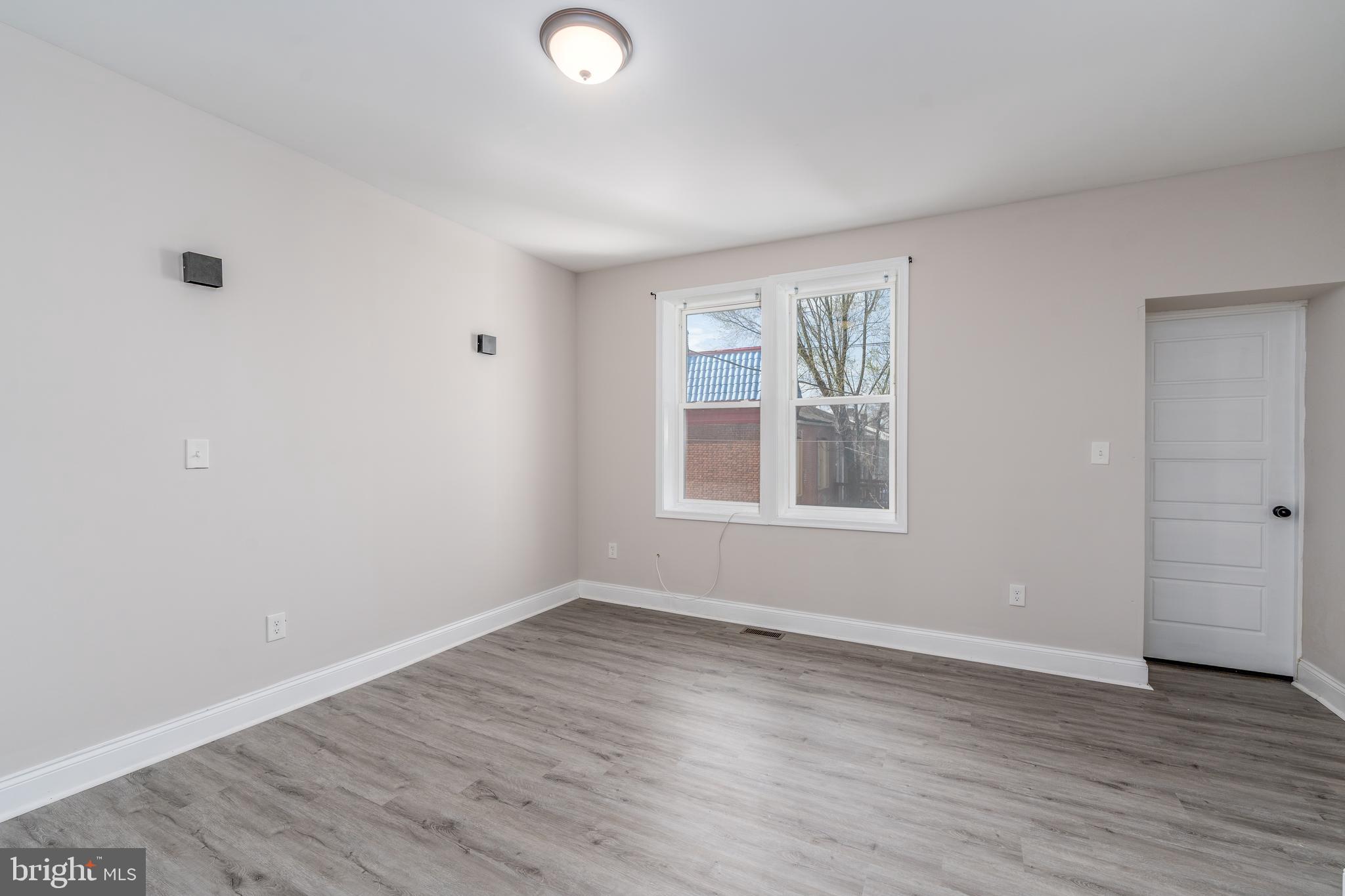 PARK CIRCLE - Residential