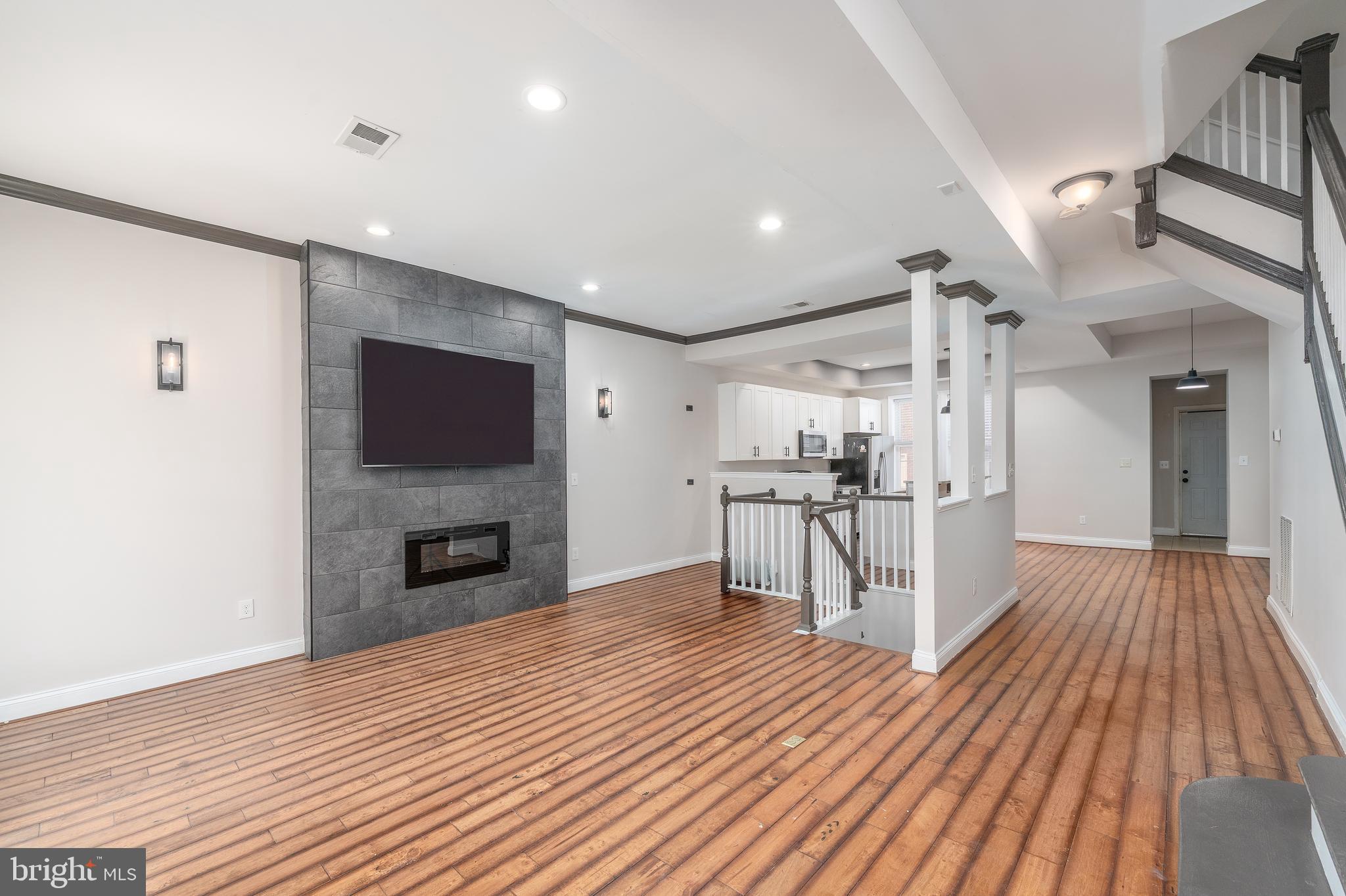 PARK CIRCLE - Residential