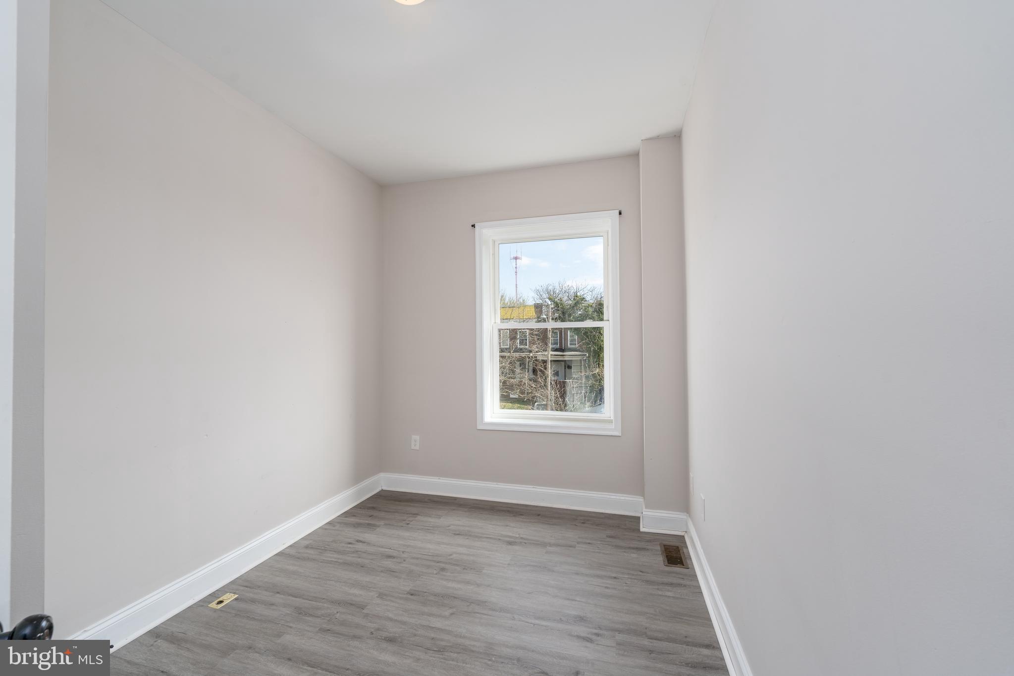 PARK CIRCLE - Residential