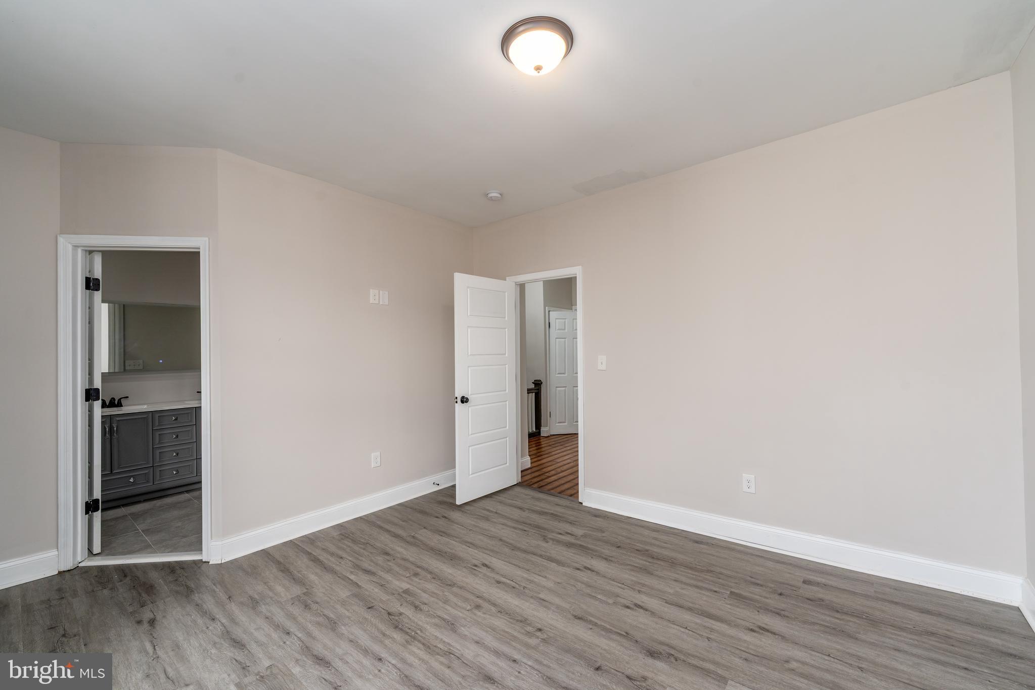 PARK CIRCLE - Residential