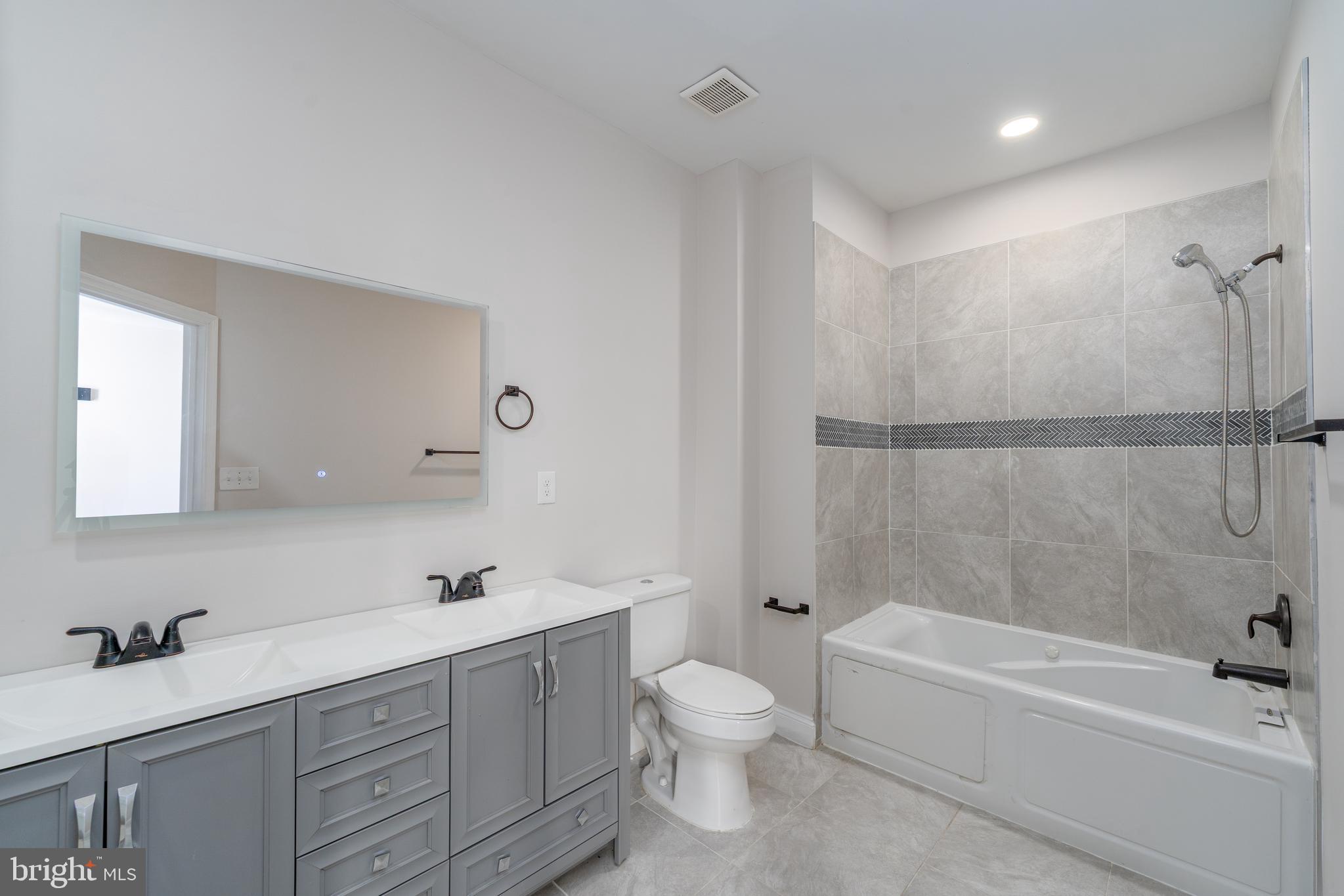 PARK CIRCLE - Residential