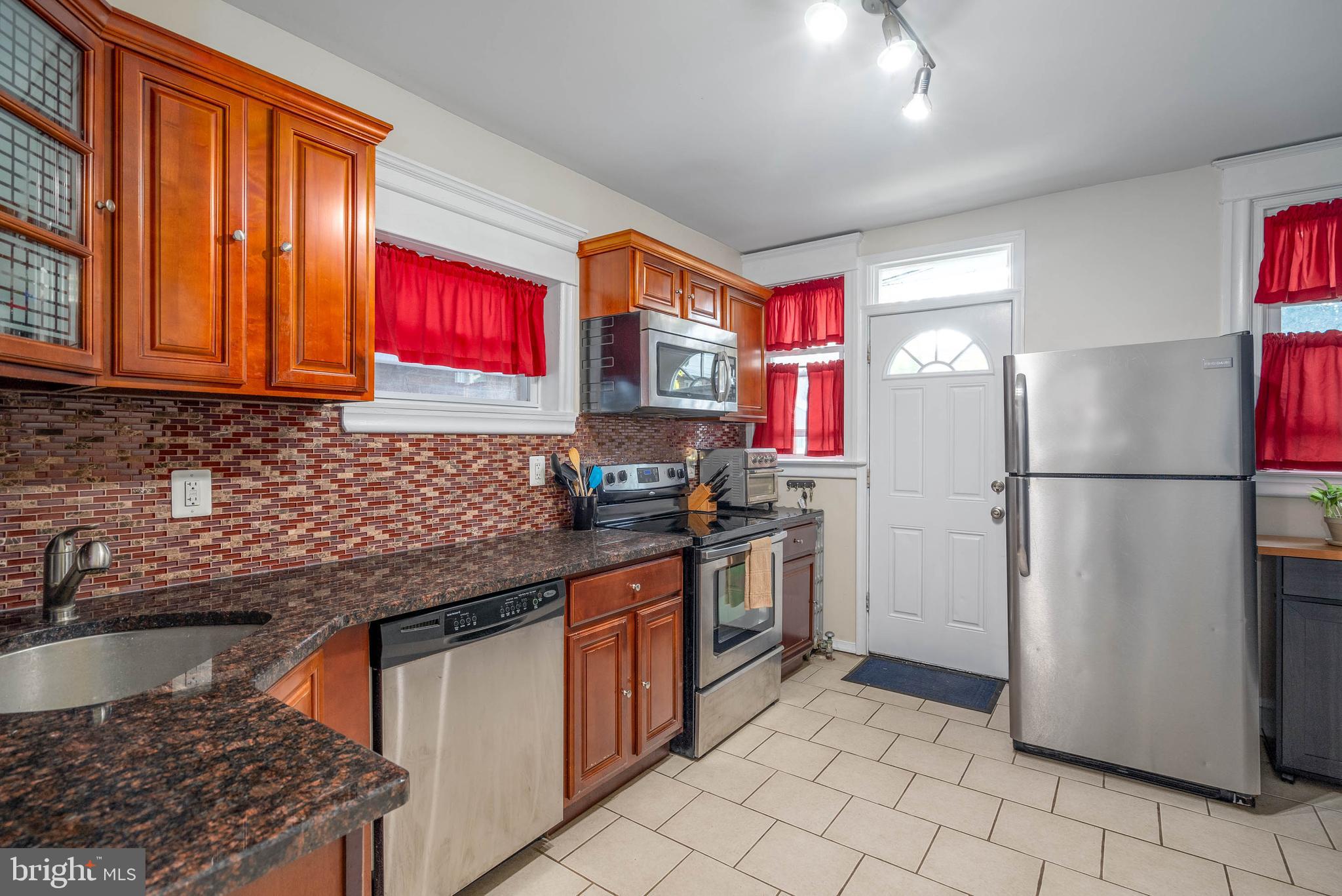 ROXBOROUGH - Residential