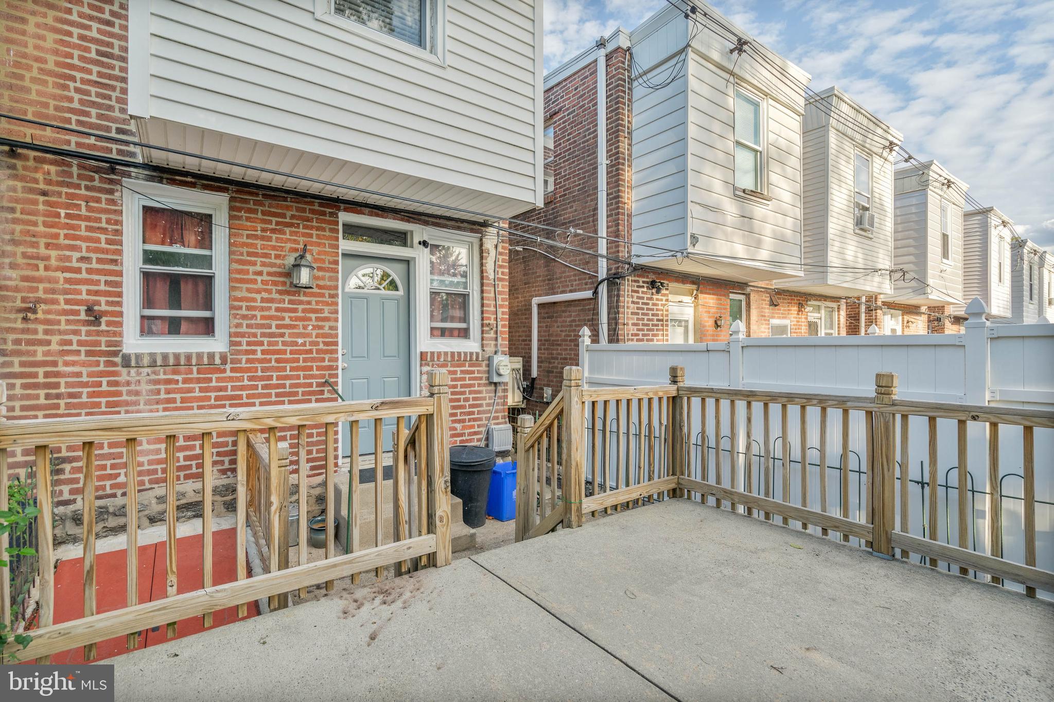 ROXBOROUGH - Residential