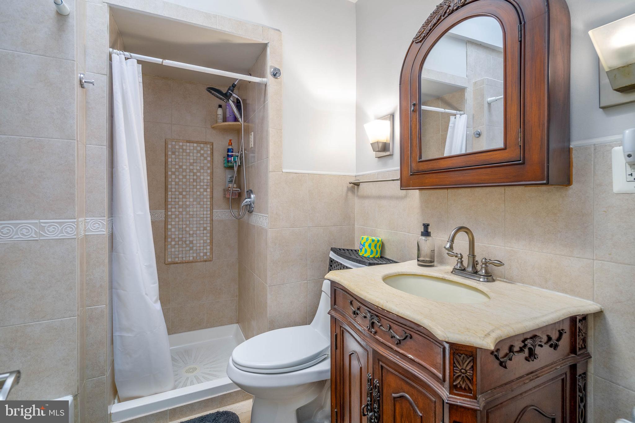 ROXBOROUGH - Residential