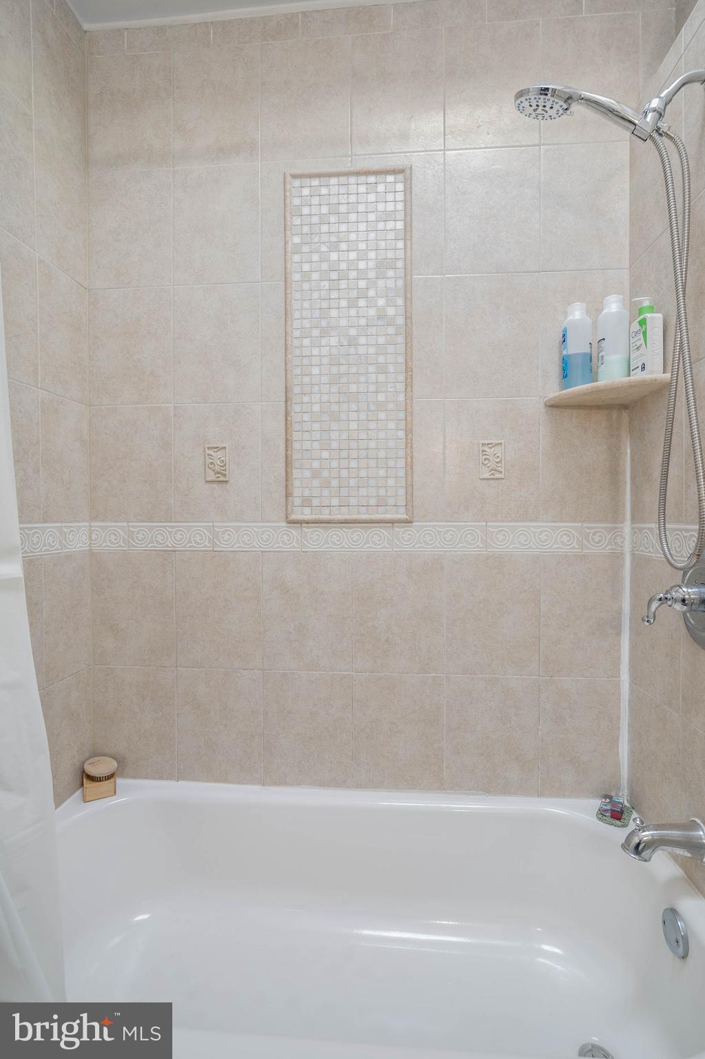 ROXBOROUGH - Residential