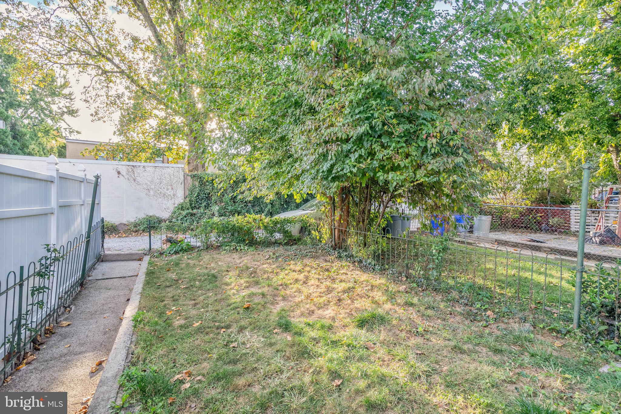 ROXBOROUGH - Residential