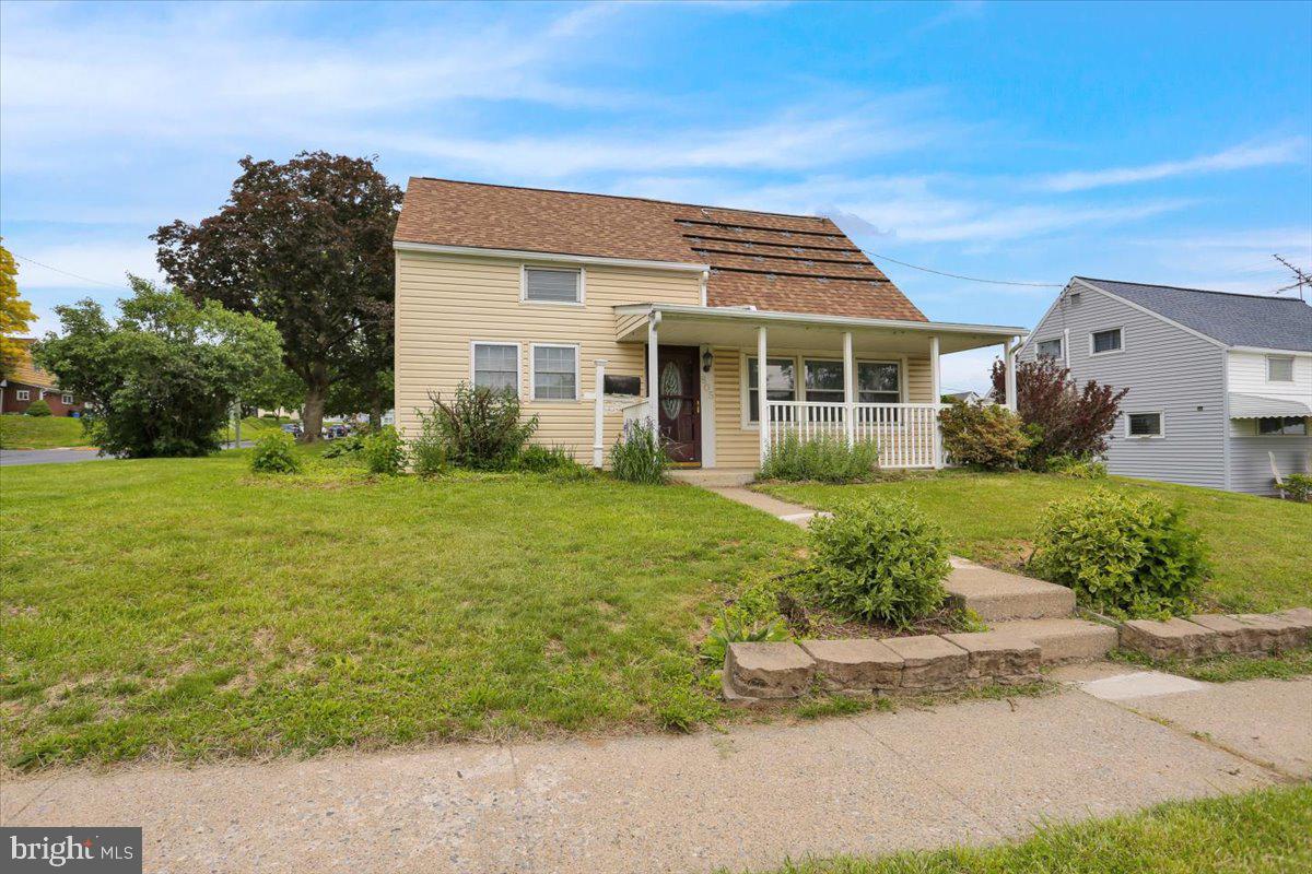 This charming cape cod style home is one worth Checking out. Located in Muhlenberg Schools. Situated on a large corner lot. Offering 4
bedrooms, 1 bathroom , and a 1 car detached garage. All that awaits are your finishing touches to make it your own. Schedule your
showing today!!