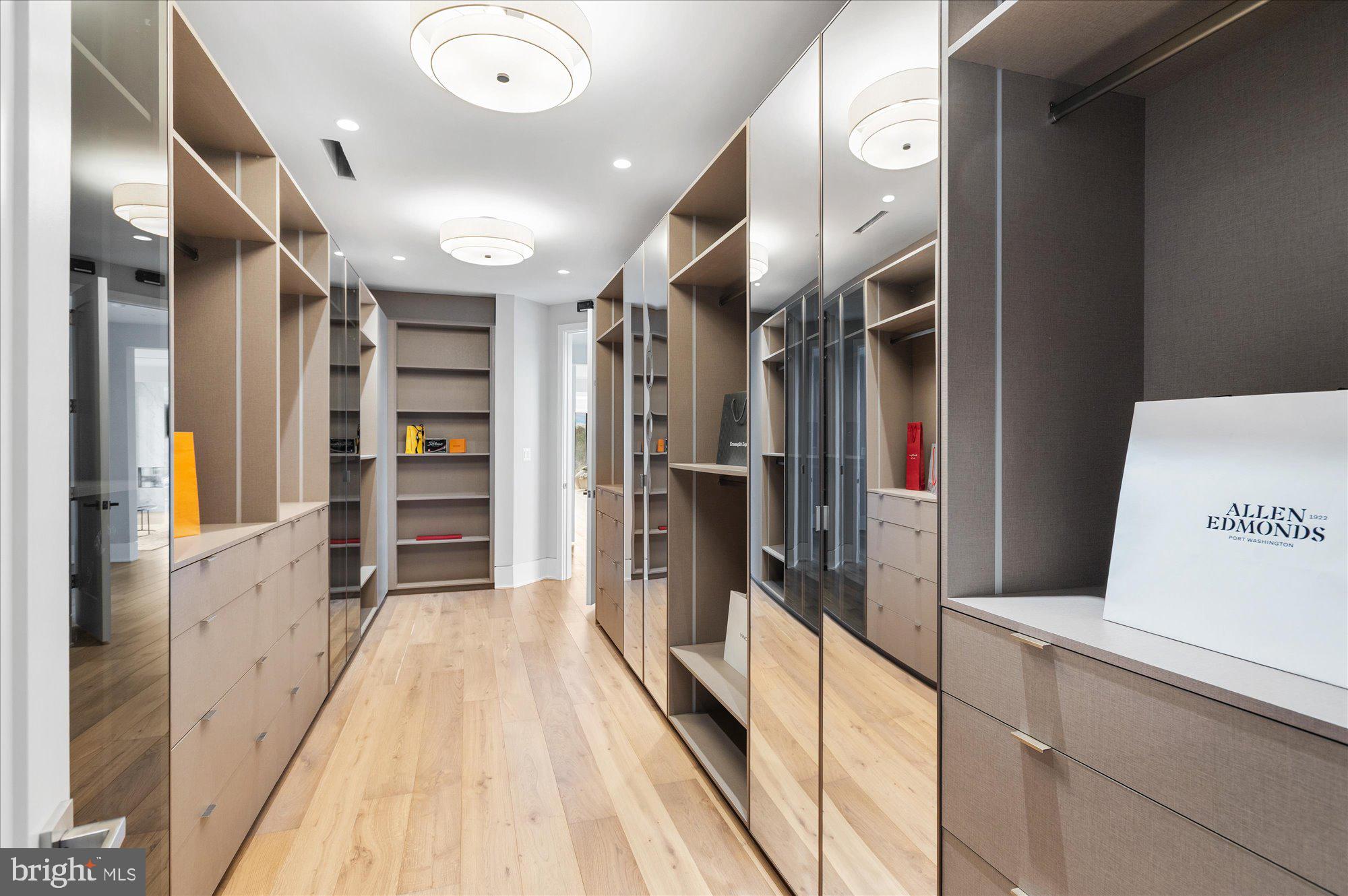 BALLANTRAE - Residential