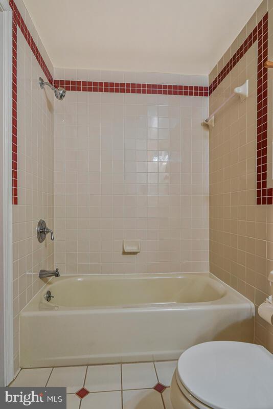 ROLLING VALLEY - Residential