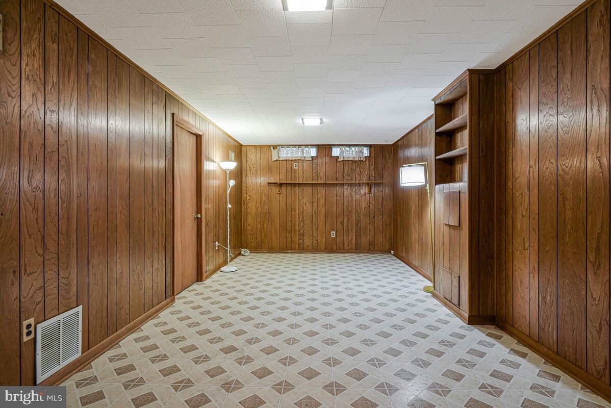 ROLLING VALLEY - Residential