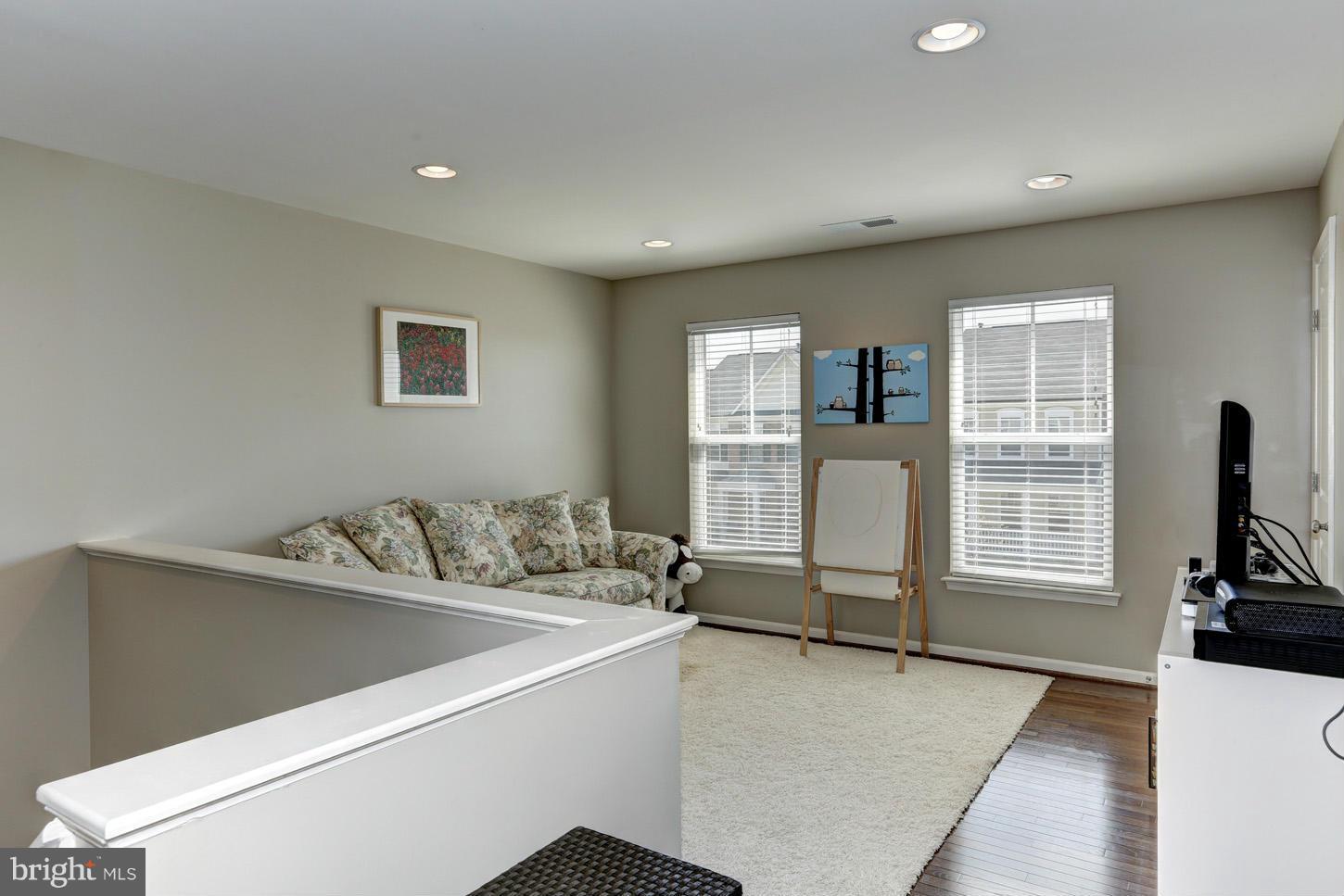 PEMBROOKE - Residential