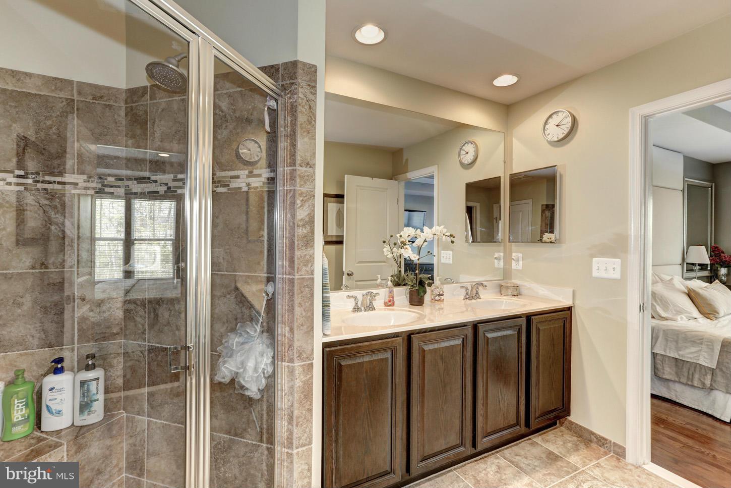 PEMBROOKE - Residential