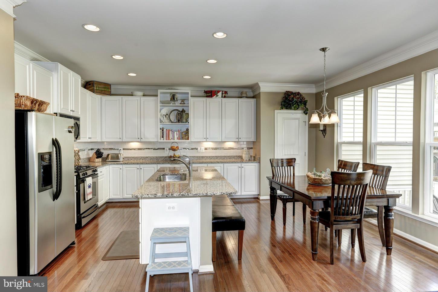 PEMBROOKE - Residential