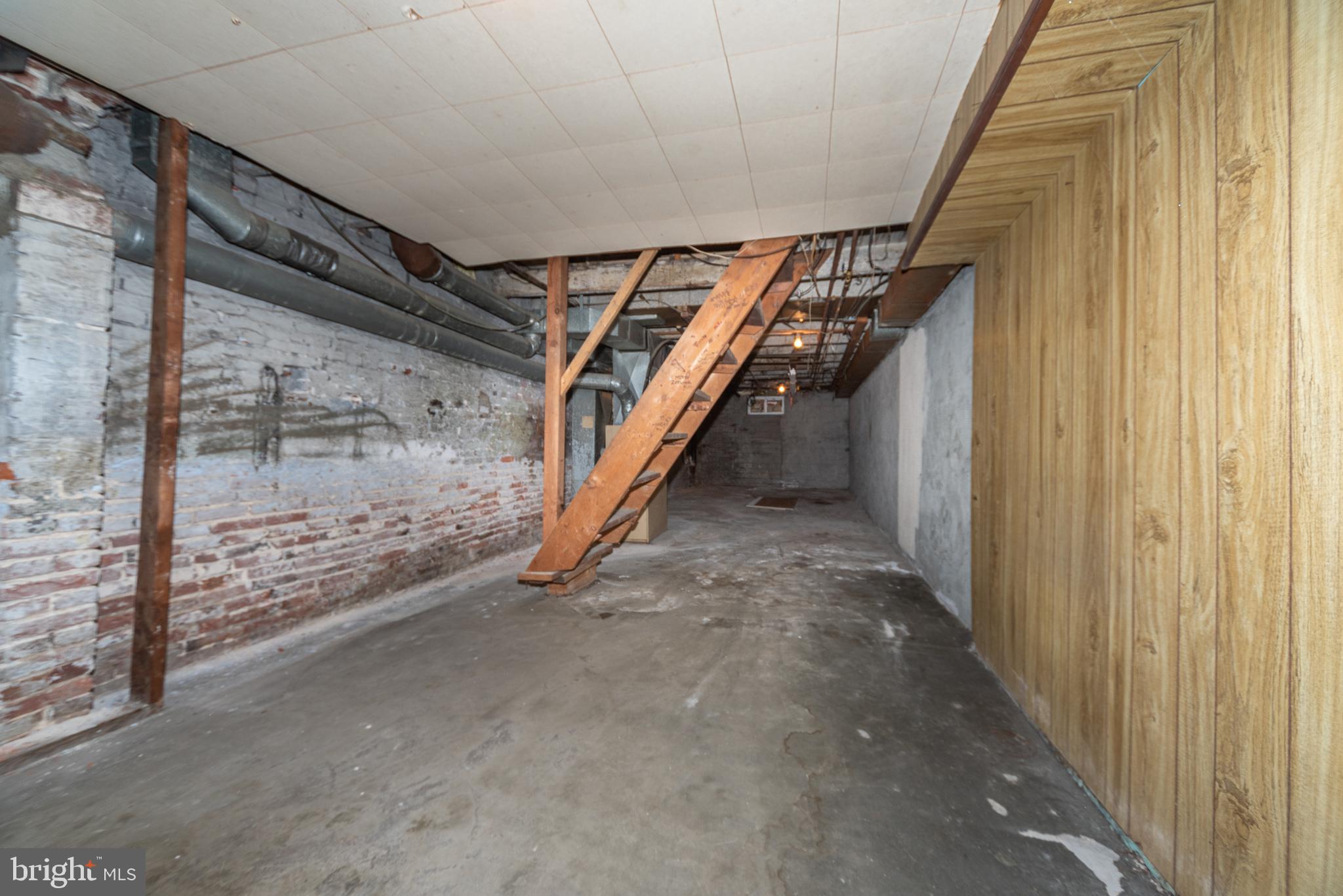 WASHINGTON VILLAGE - Residential