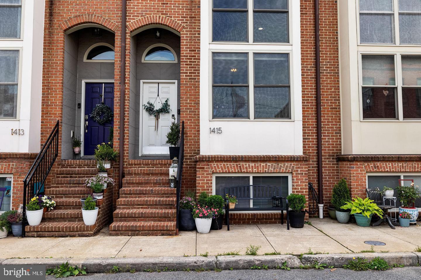 LOCUST POINT - Residential