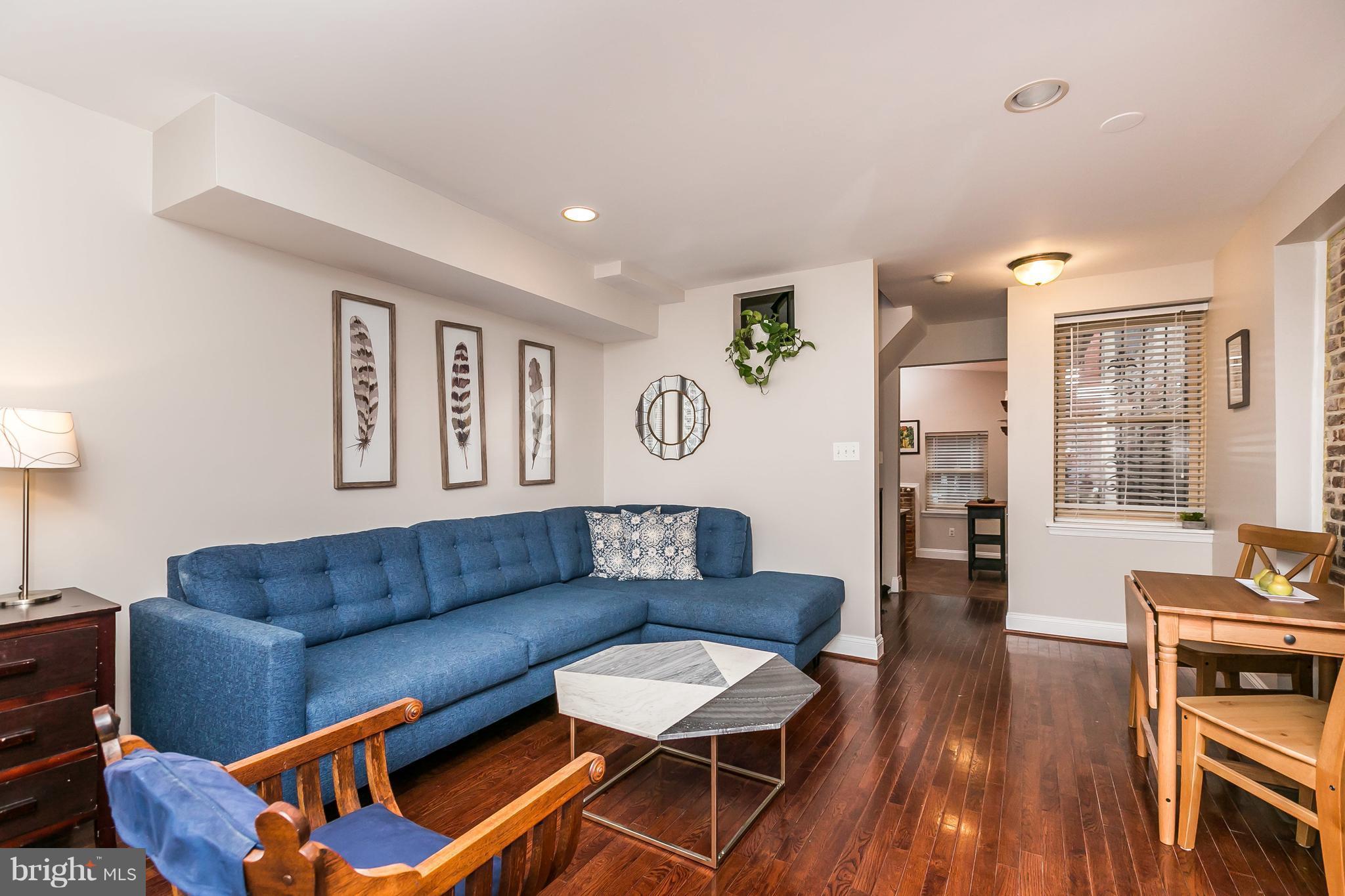 HOLLINS MARKET - Residential