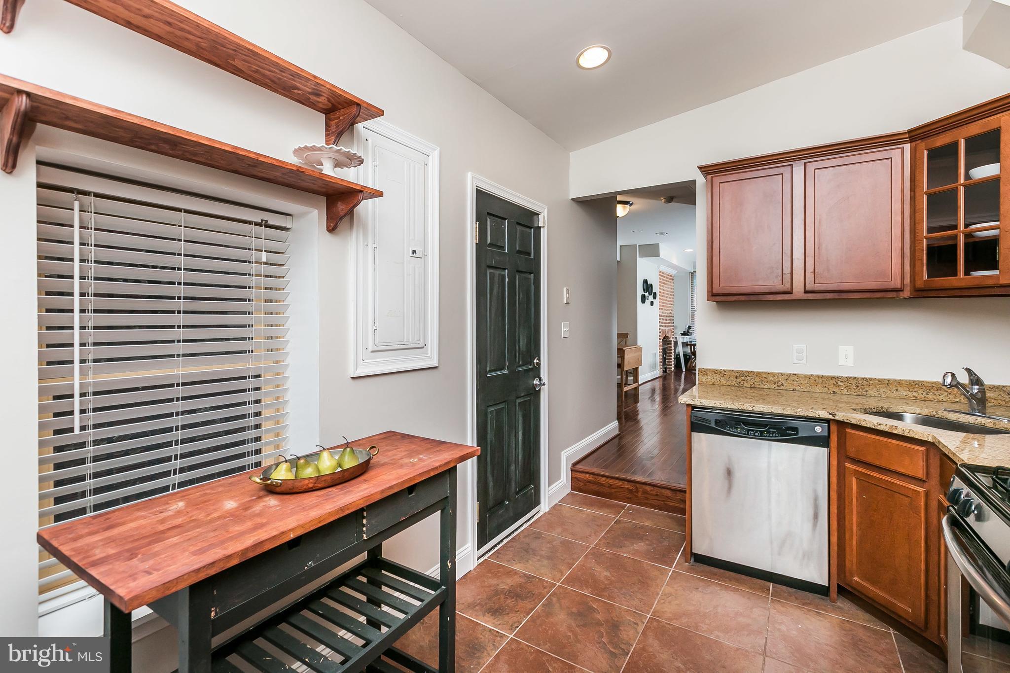 HOLLINS MARKET - Residential