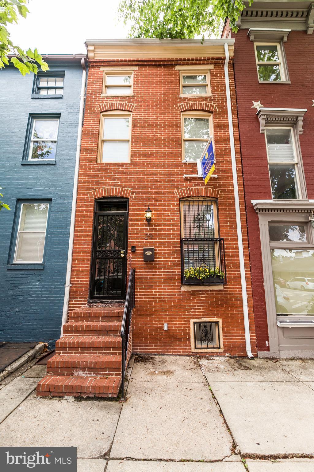 HOLLINS MARKET - Residential