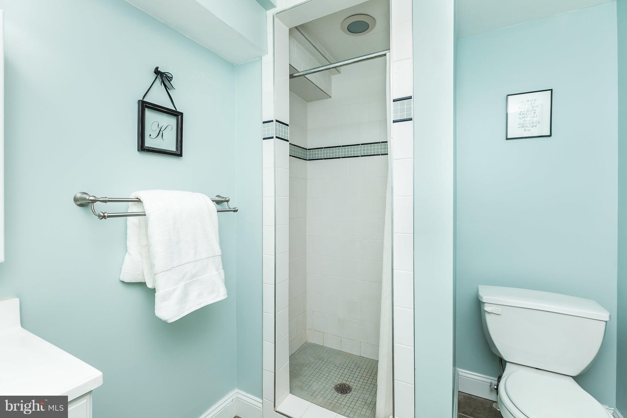 HOLLINS MARKET - Residential