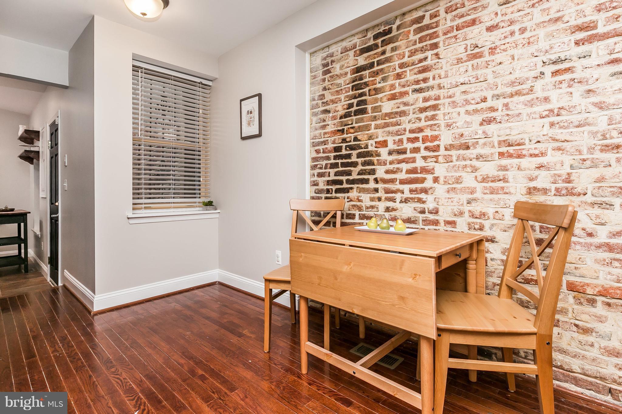 HOLLINS MARKET - Residential