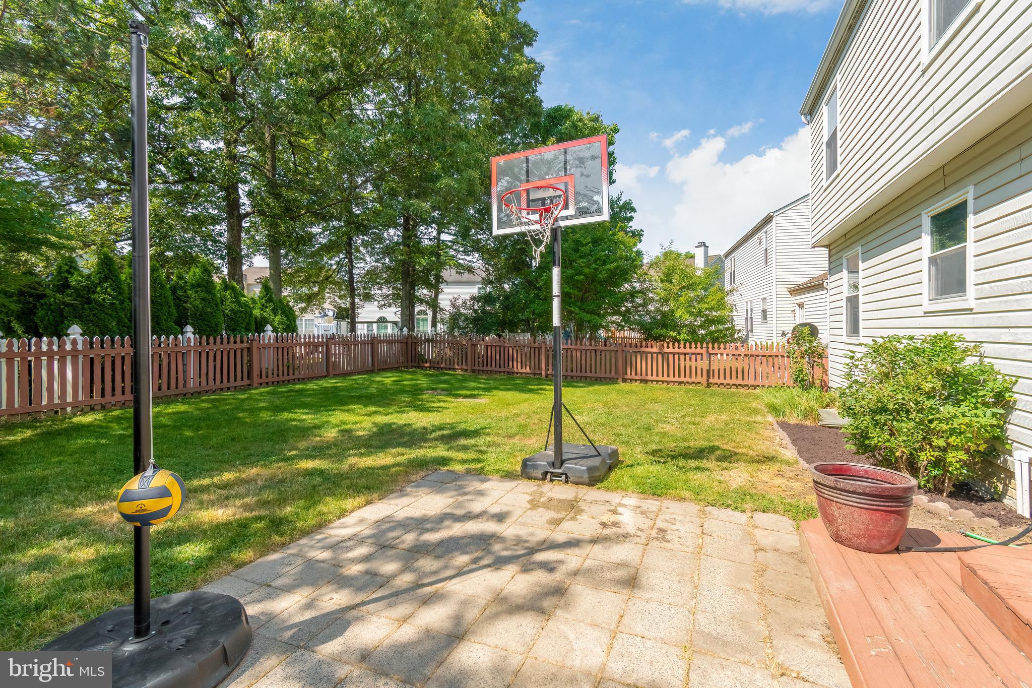 SEVEN OAKS - Residential