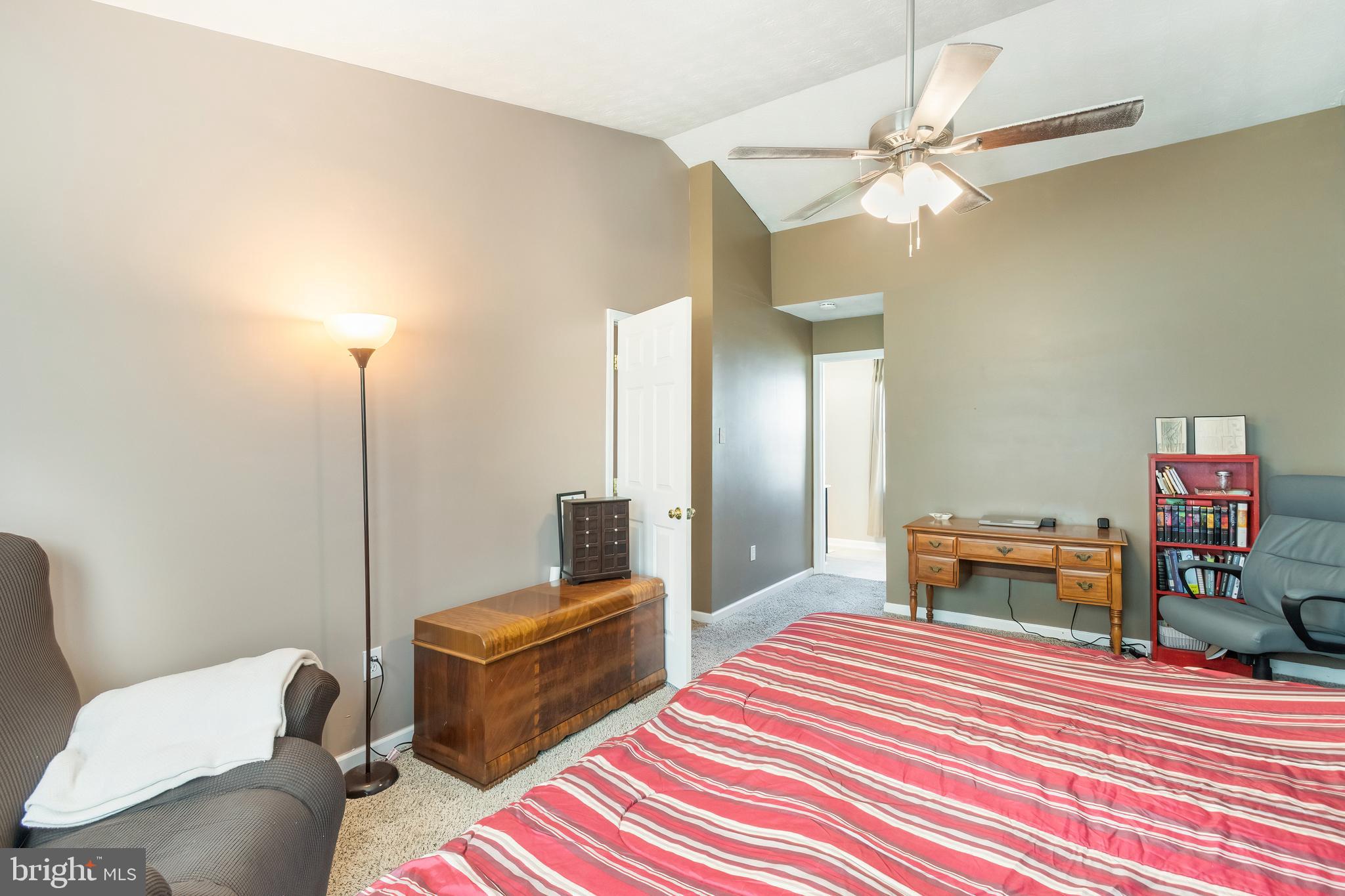 SEVEN OAKS - Residential