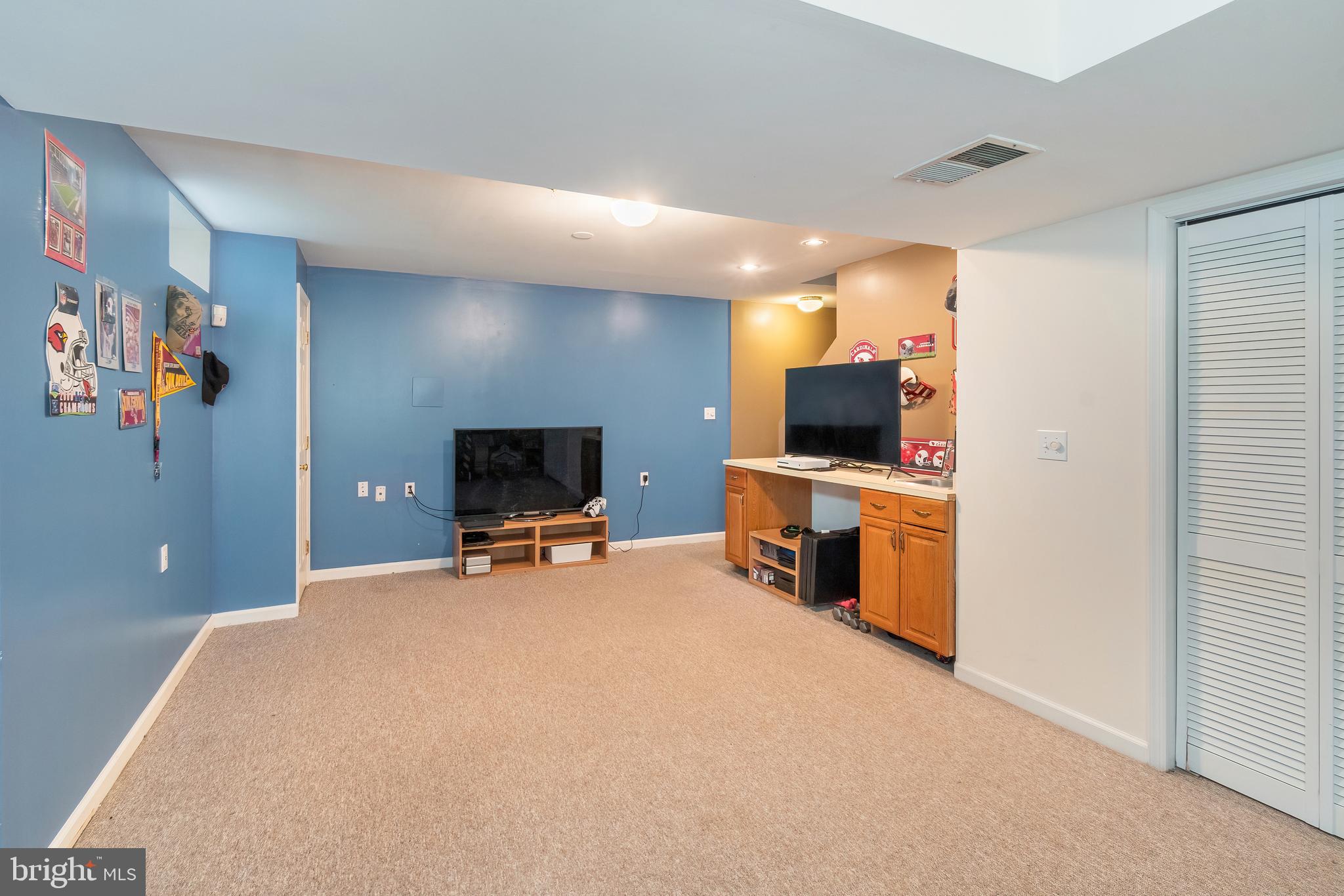 SEVEN OAKS - Residential