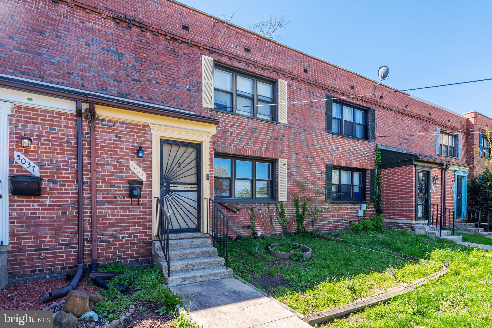 5033 JUST STREET NE