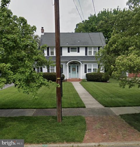 Photo of 429 E 2nd Street, MOORESTOWN, NJ 08057 (MLS # NJBL2108408)