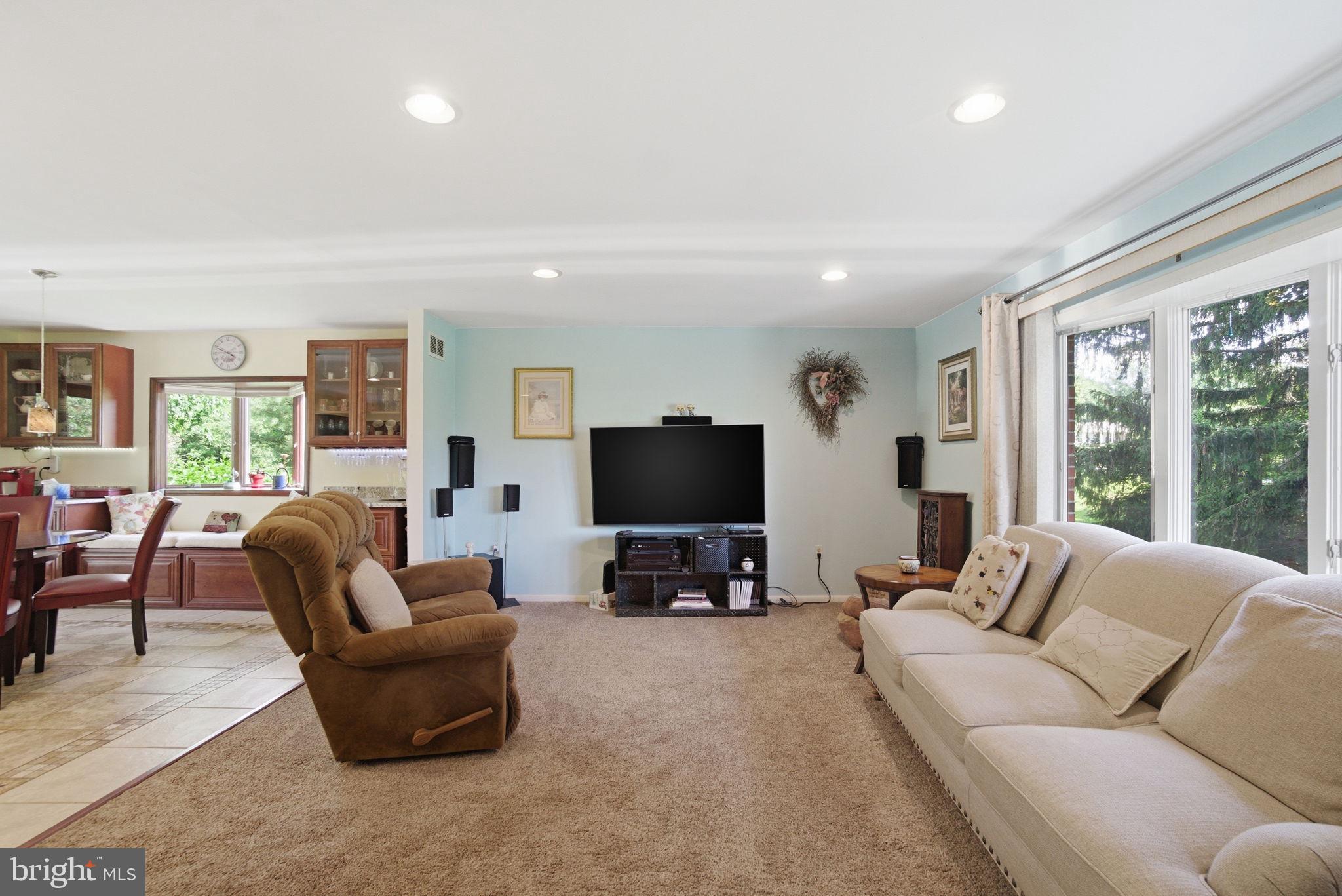 6407 TAPER COURT
