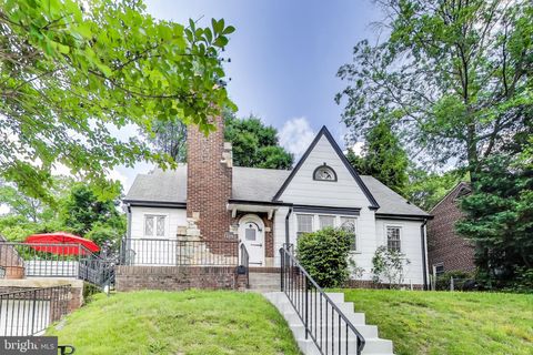 2206 CHEVERLY AVENUE CHEVERLY MD 20785
