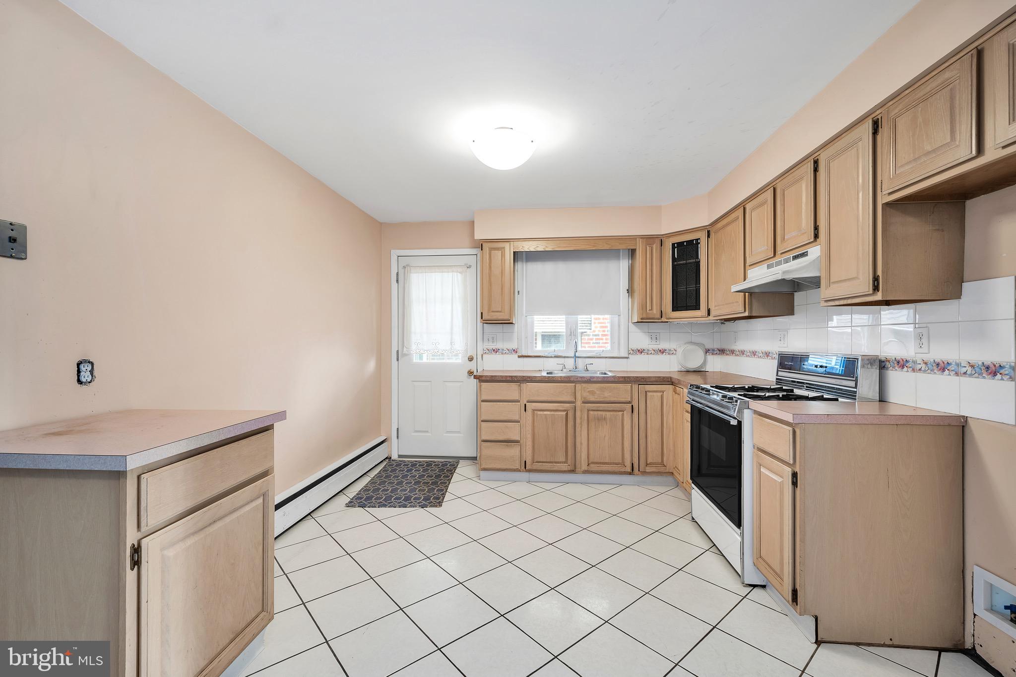 SOMERTON - Residential