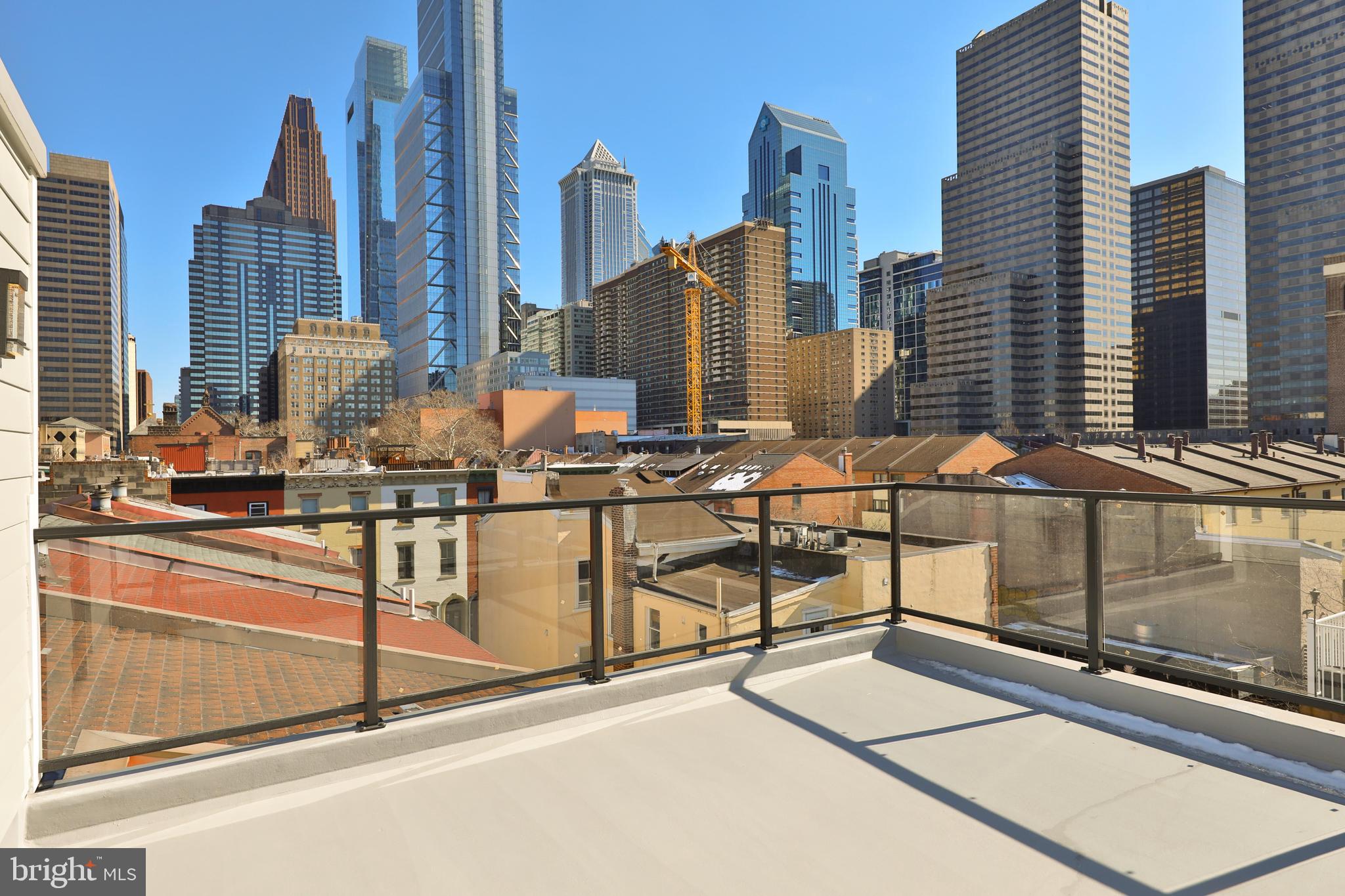 LOGAN SQUARE - Residential