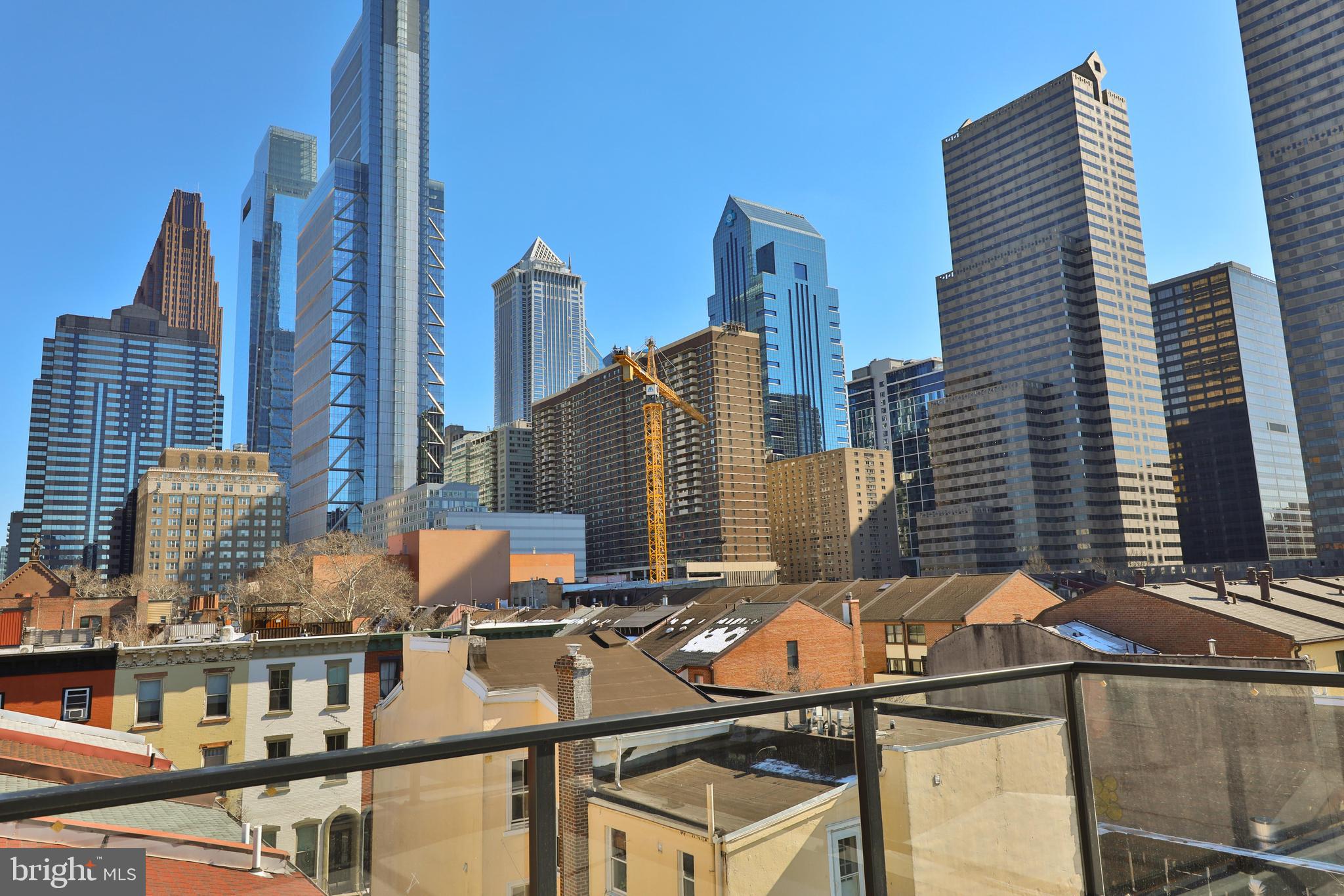 LOGAN SQUARE - Residential