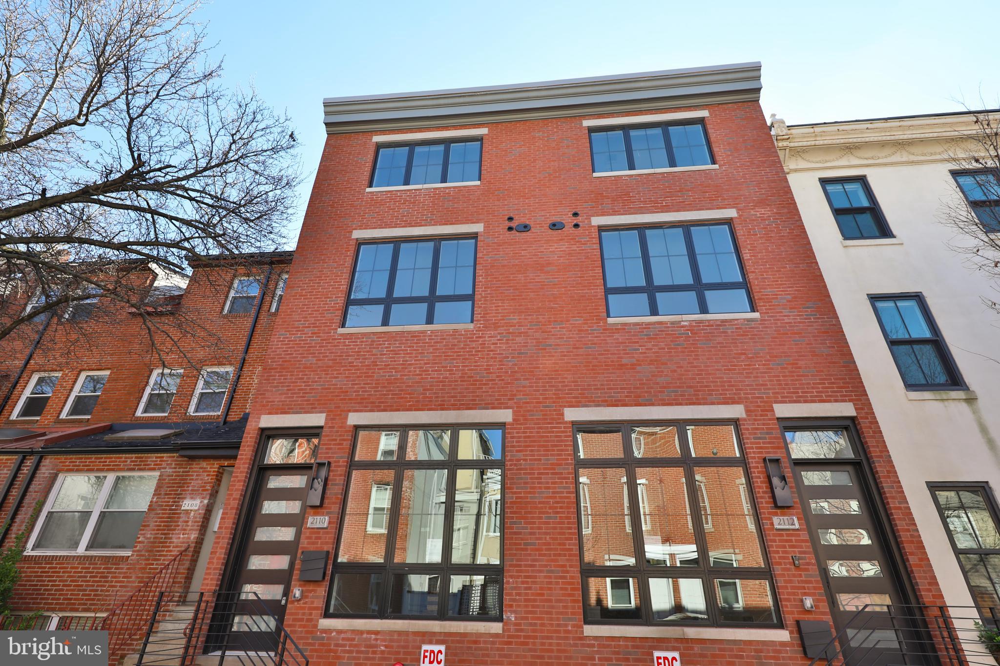 LOGAN SQUARE - Residential