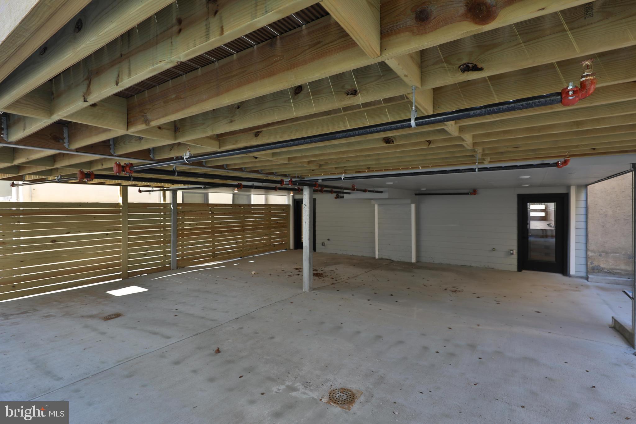 LOGAN SQUARE - Residential