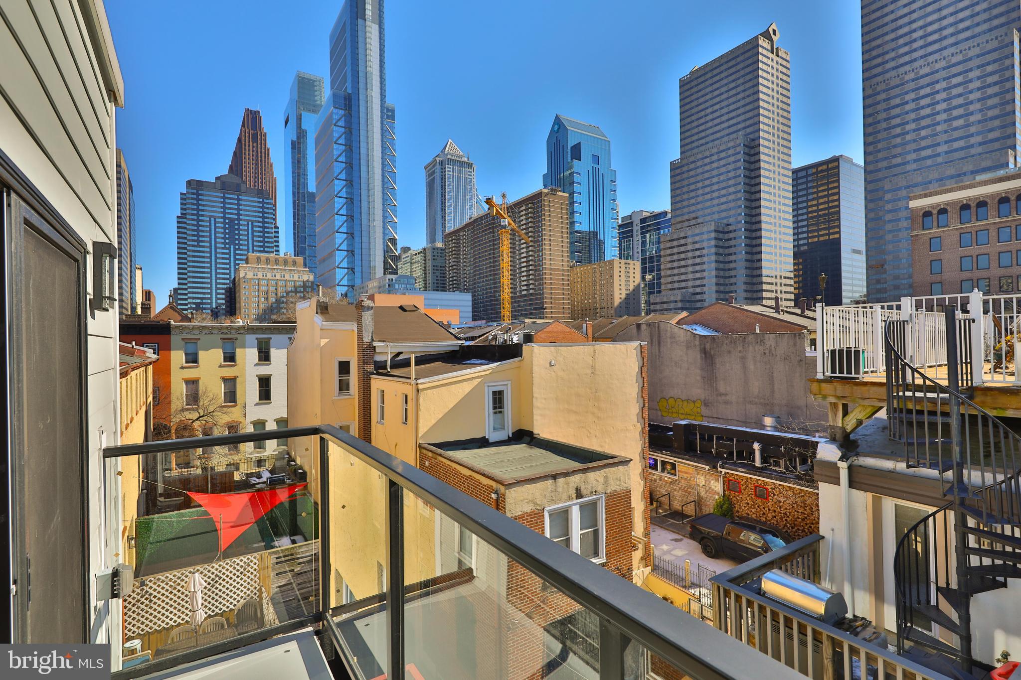 LOGAN SQUARE - Residential