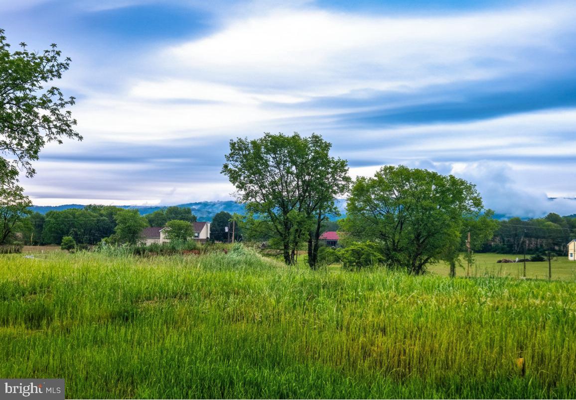 HALLMARK GLEN - Land