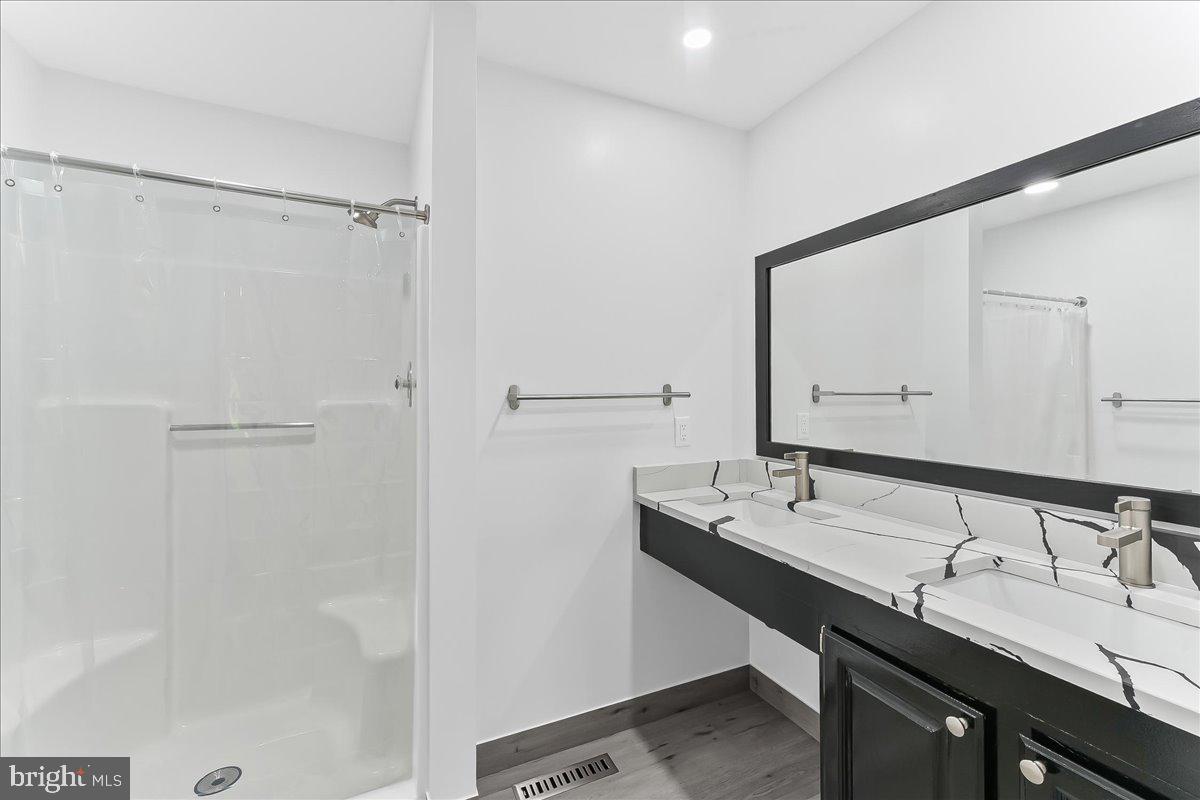 SOUTHPOINT - Residential