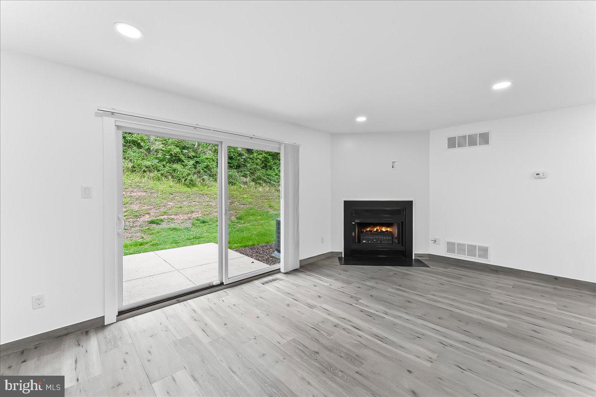 402 S POINT DRIVE 402