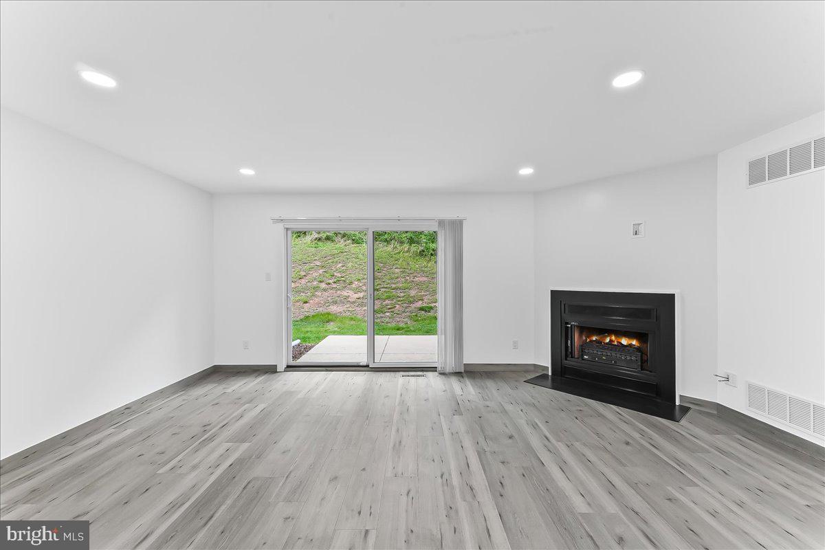 402 S POINT DRIVE 402