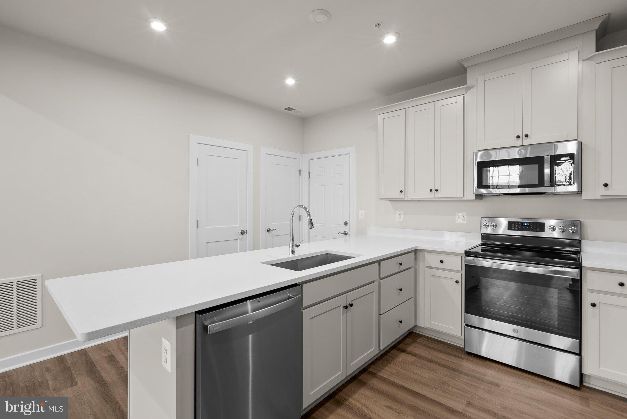 MANASSAS PARK VILLAGE - Residential