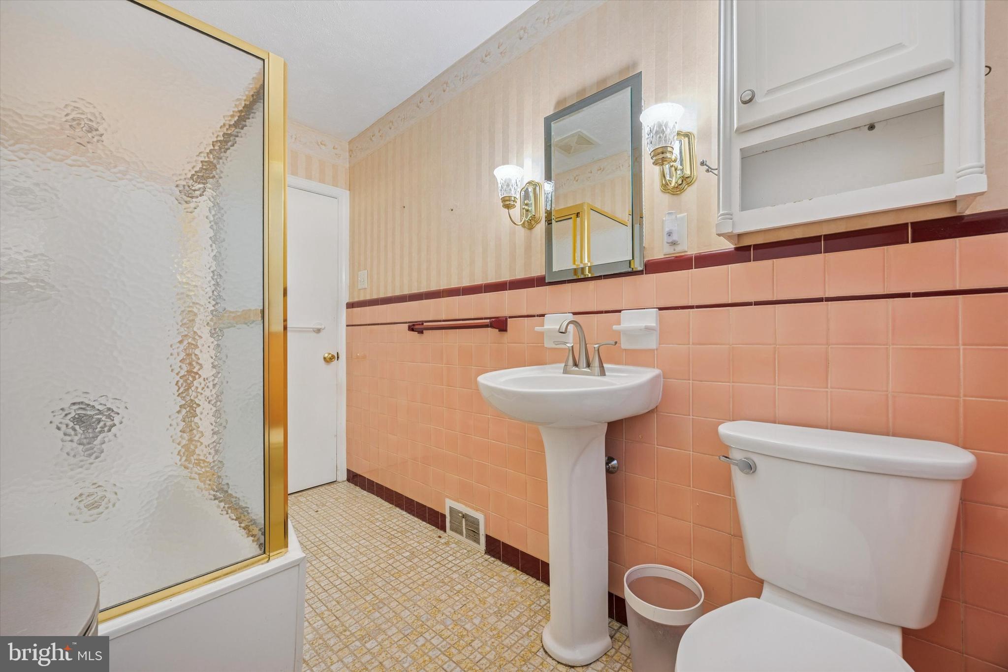 HIDDEN CREEK - Residential