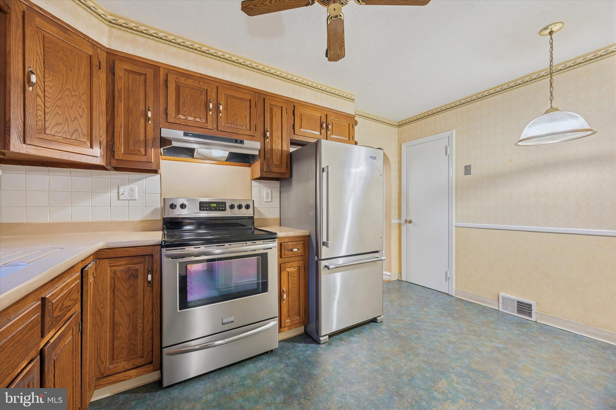 422 W MORELAND AVENUE