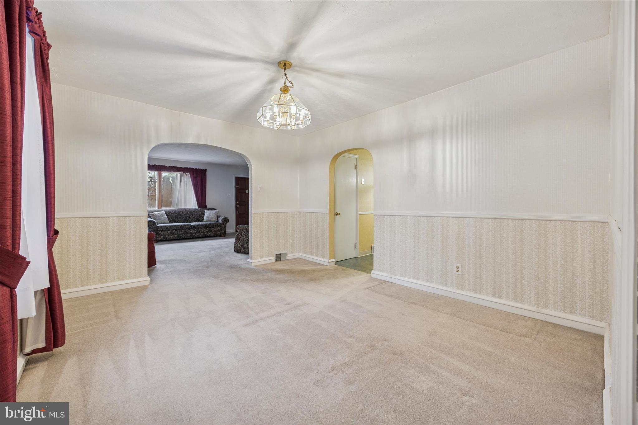 422 W MORELAND AVENUE