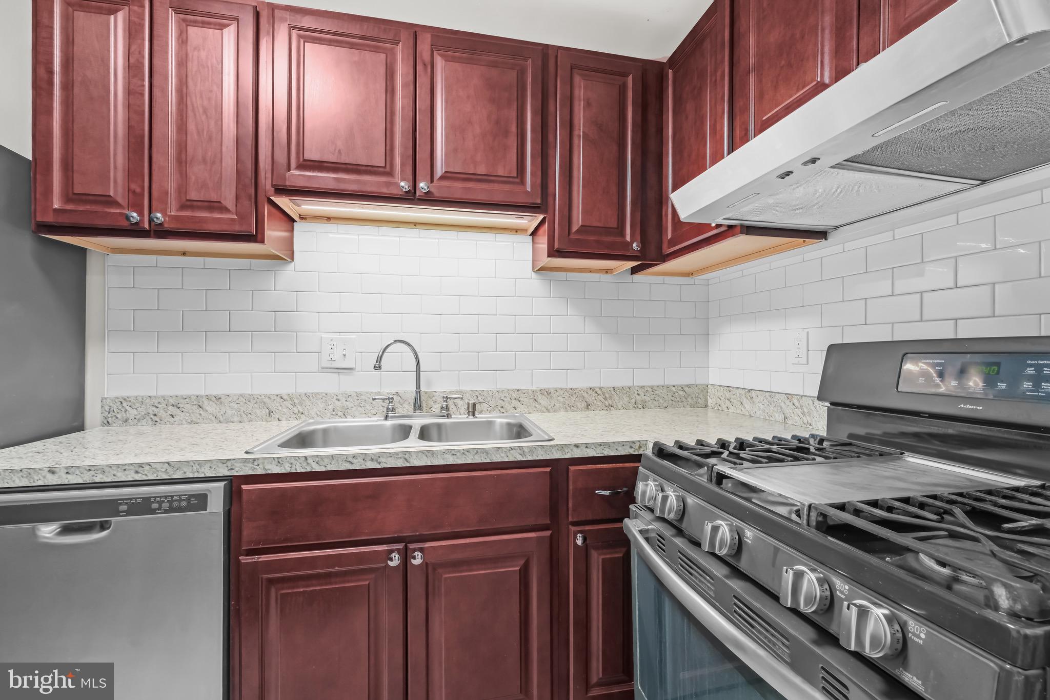 MOSBY WOODS GARDEN - Residential