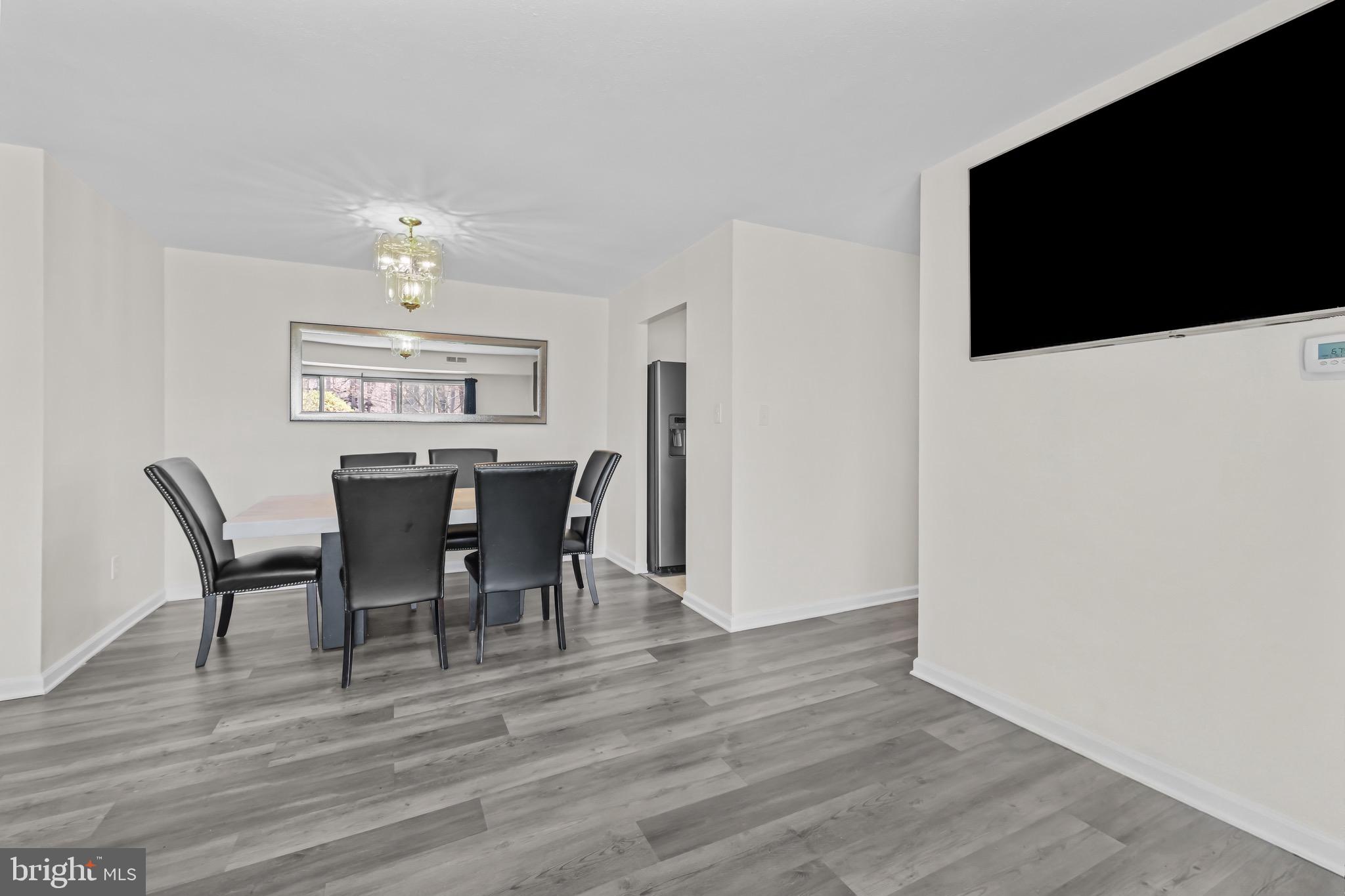 MOSBY WOODS GARDEN - Residential