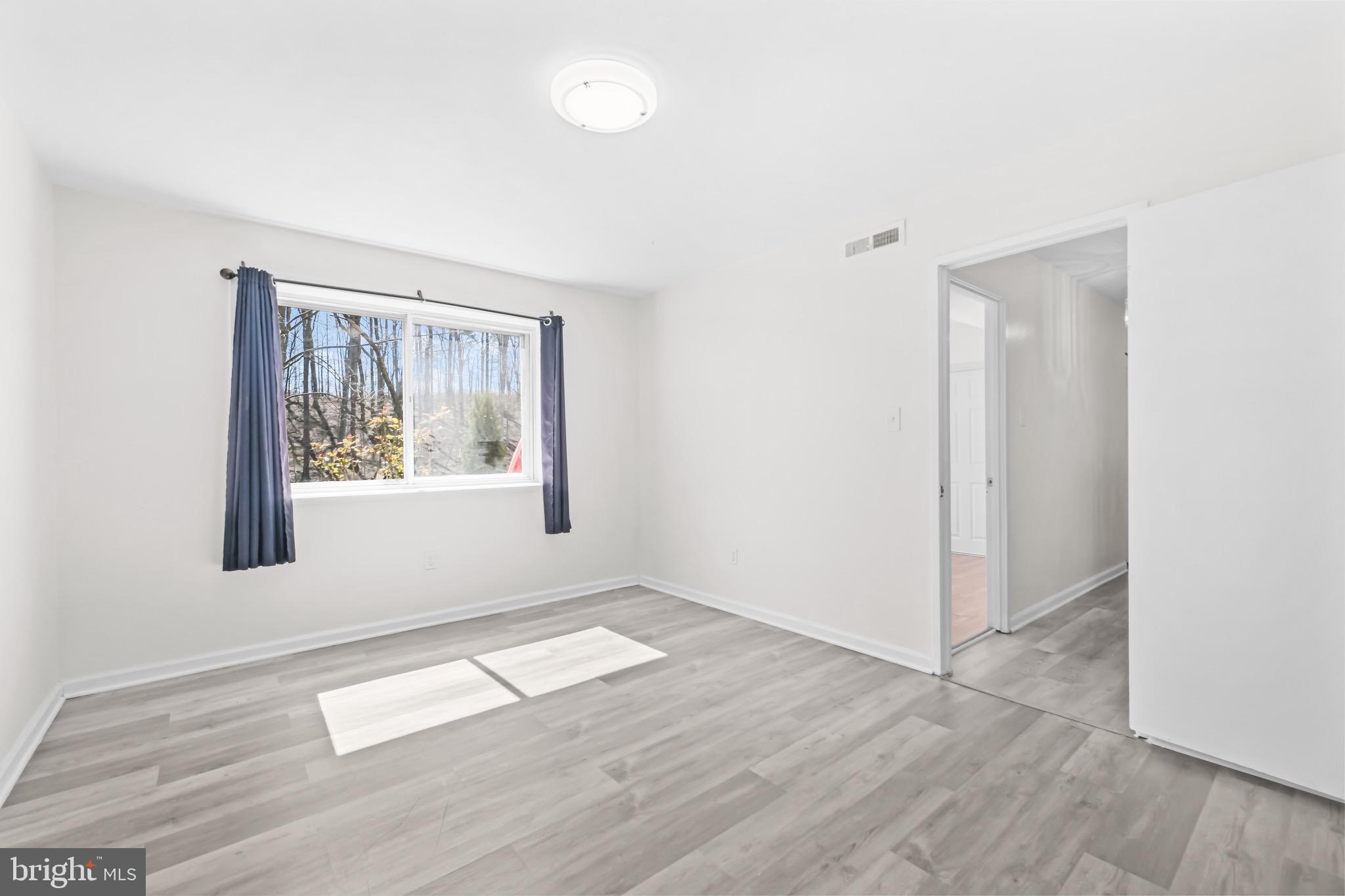 MOSBY WOODS GARDEN - Residential