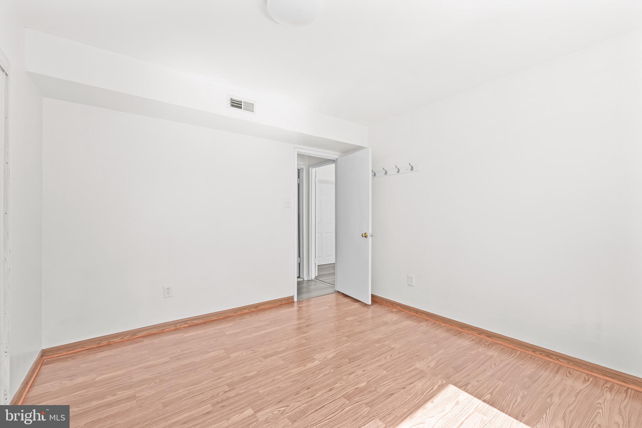 MOSBY WOODS GARDEN - Residential