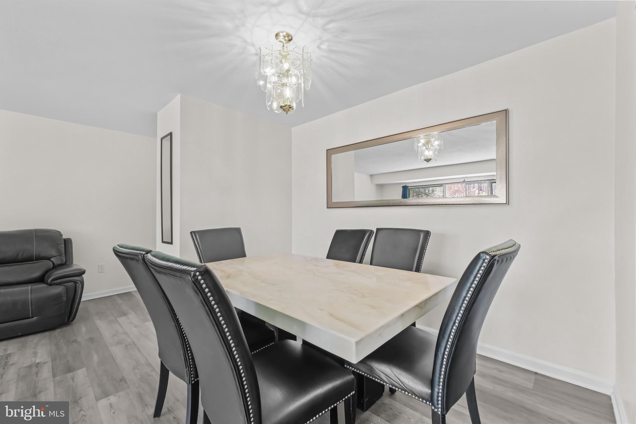 MOSBY WOODS GARDEN - Residential